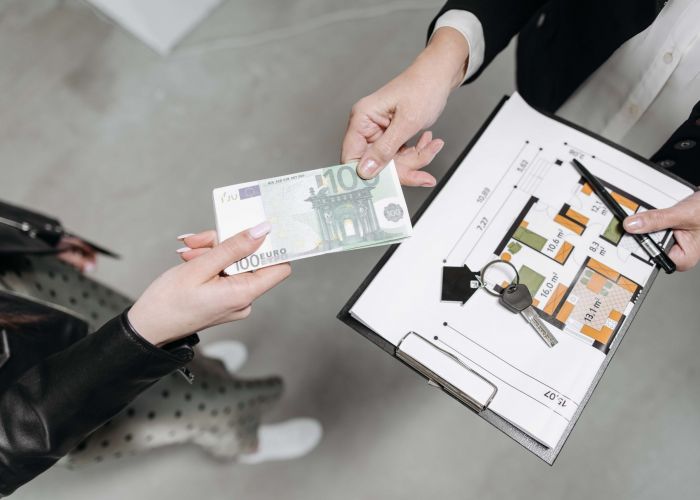 Modellhaus mit Schlüsseln